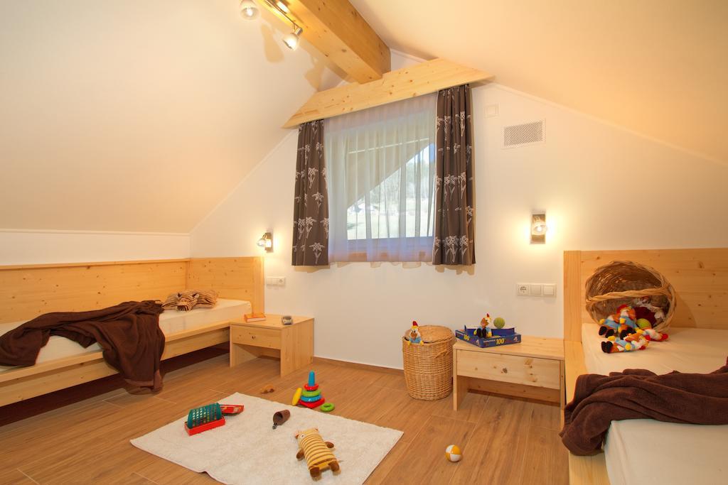 Apartament Stiflerhof Falzes Pokój zdjęcie